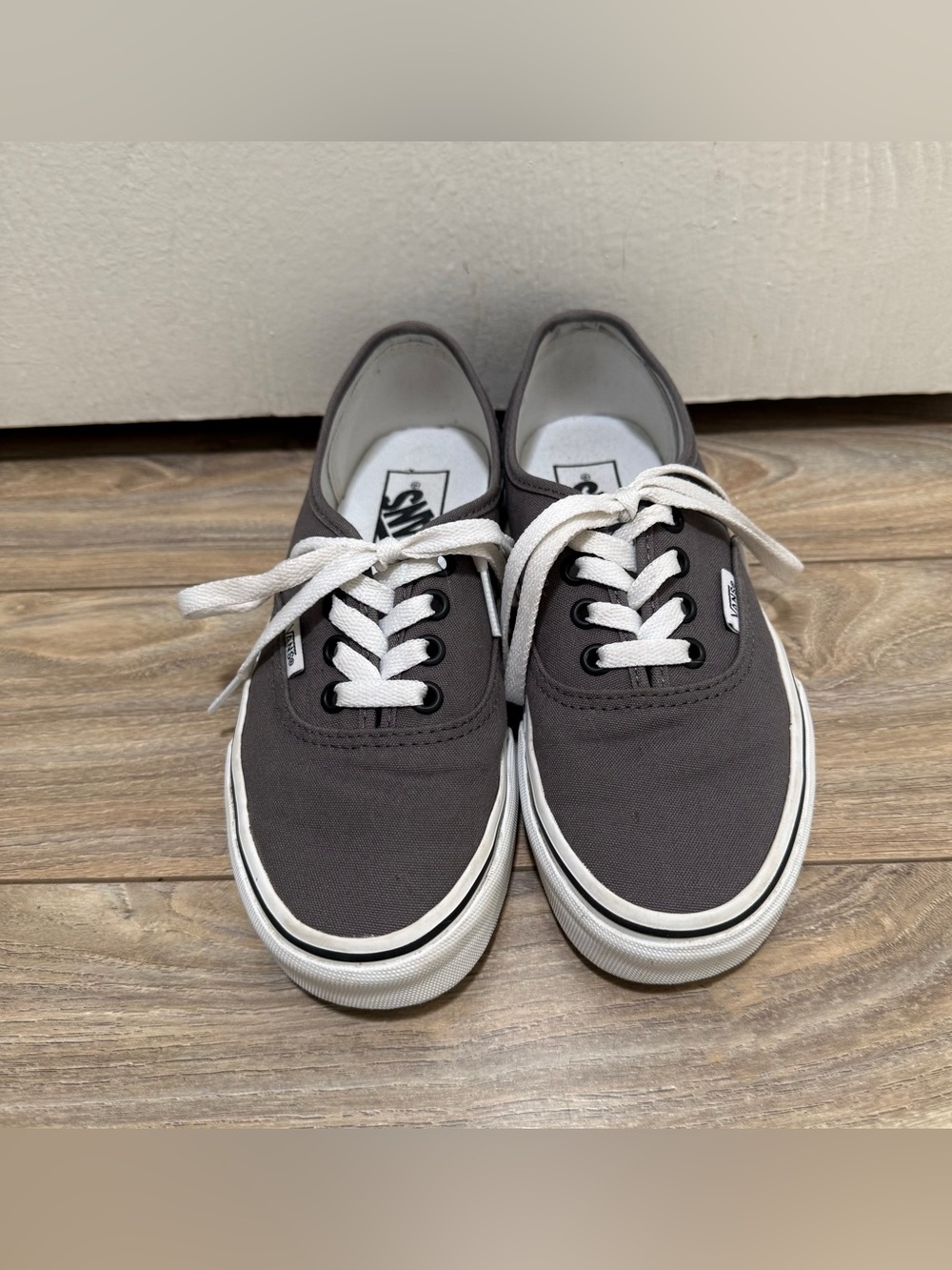 Vans classic grey low top Canvas Sneaker size 51/2 women’s